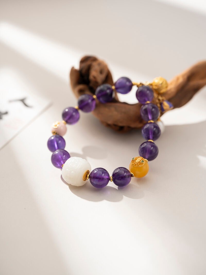 DSC06323 Uruguayan Amethyst Paired with Chinese Hetian Jade Bracelet