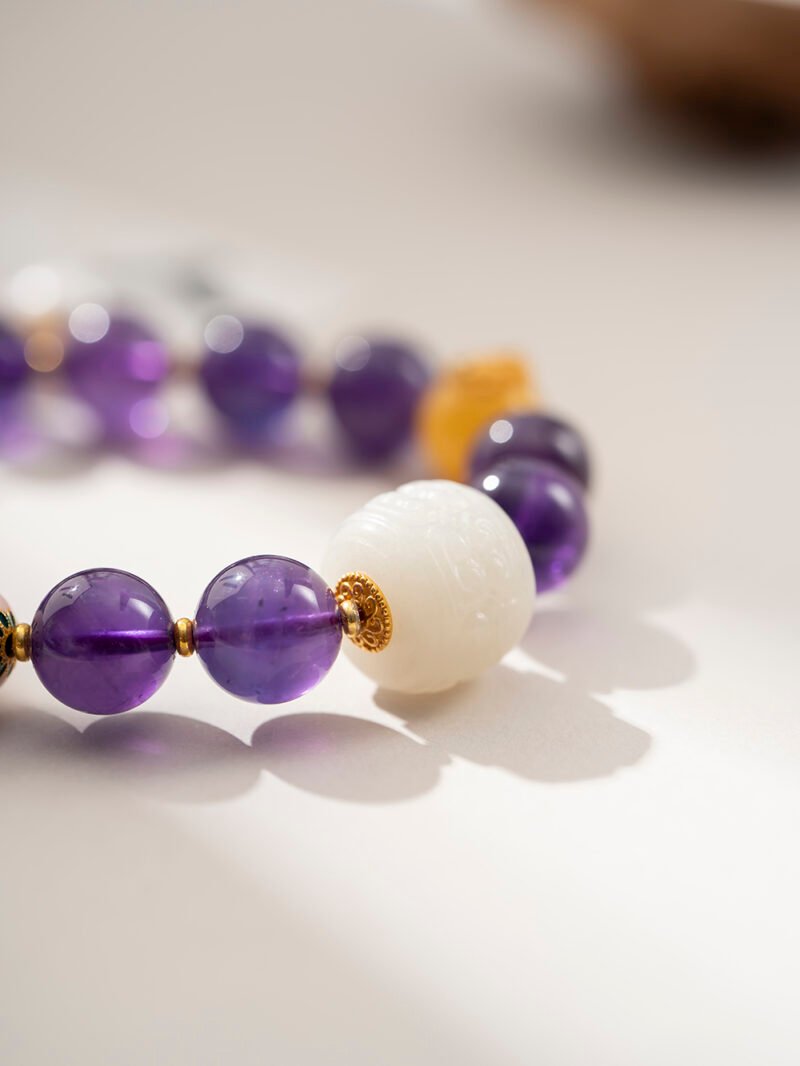 DSC06334 Uruguayan Amethyst Paired with Chinese Hetian Jade Bracelet